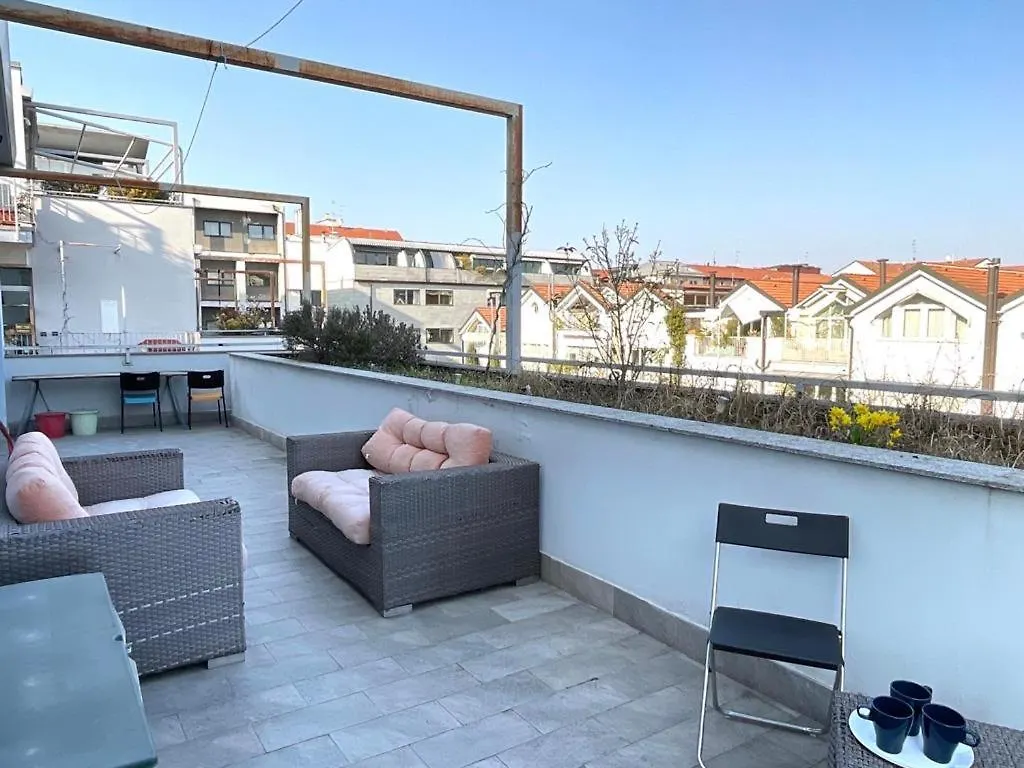 Apartment In Navigli District With Wonderful Terrace Milánó 0*,